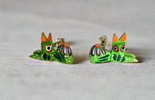 Load image into Gallery viewer, Hand-Made Lime Green Cat Alebrije Earrings in Small Palm Box