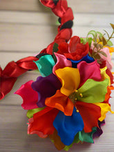 Load image into Gallery viewer, Set of Braided Headband/Floral Attachment - Multi-Color Flowers / Trenza Istmeña Con Guia