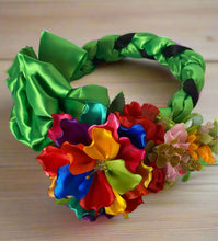 Load image into Gallery viewer, Set of Braided Headband/Floral Attachment - Multi-Color Flowers / Trenza Istmeña Con Guia