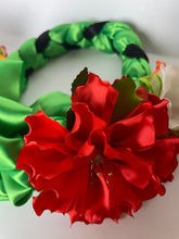 Load image into Gallery viewer, Set of Braided Headband/Floral Attachment / Trenza Istmeña Con Guia