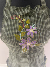 Load image into Gallery viewer, Beatiful Artisanal Apron with Delicate Embroidery (S/M) - Style 5