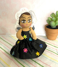 Load image into Gallery viewer, Beautiful Mexican Cartoneria Doll - Tehuana