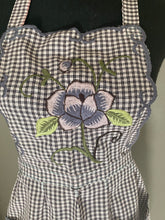 Load image into Gallery viewer, Beatiful Artisanal Apron with Delicate Embroidery (S/M) - Style 3A