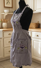 Load image into Gallery viewer, Beatiful Artisanal Apron with Delicate Embroidery (S/M) - Style 3A