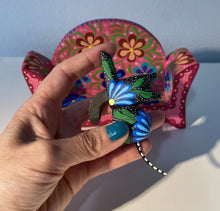 Load image into Gallery viewer, Beautiful Hand-Made Authentic Mexican Alebrije - Cat on Sofa - Pink 2