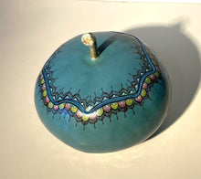 Load image into Gallery viewer, Beautiful Painted Gourd Jewelry Box from Olinalá - Blue