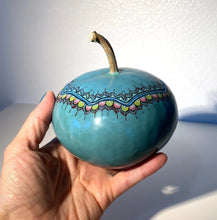 Load image into Gallery viewer, Beautiful Painted Gourd Jewelry Box from Olinalá - Blue