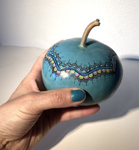 Load image into Gallery viewer, Beautiful Painted Gourd Jewelry Box from Olinalá - Blue