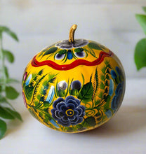 Load image into Gallery viewer, Beatiful Painted Gourd /Jewelry Box from Olinalá - Yellow