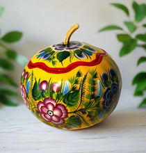 Load image into Gallery viewer, Beatiful Painted Gourd /Jewelry Box from Olinalá - Yellow