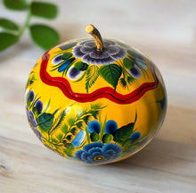 Load image into Gallery viewer, Beatiful Painted Gourd /Jewelry Box from Olinalá - Yellow