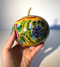 Load image into Gallery viewer, Beatiful Painted Gourd /Jewelry Box from Olinalá - Yellow