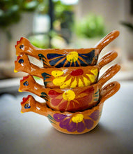 Load image into Gallery viewer, Adorable Gallinita / Chicken Salsa Terracota Bowl