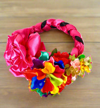 Load image into Gallery viewer, Set of Braided Headband/Floral Attachment - Multi-Color Flowers / Trenza Istmeña Con Guia