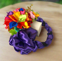 Load image into Gallery viewer, Set of Braided Headband/Floral Attachment - Multi-Color Flowers / Trenza Istmeña Con Guia
