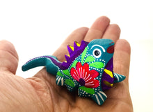 Load image into Gallery viewer, Hand-Made Beautiful Iguana Mini Alebrije Figurine in Bright Colors