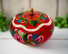 Load image into Gallery viewer, Beautiful Painted Gourd /Jewelry Box from Olinalá - Red