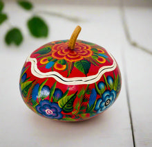 Load image into Gallery viewer, Beautiful Painted Gourd /Jewelry Box from Olinalá - Red