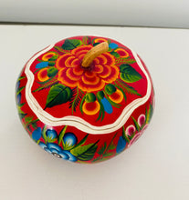Load image into Gallery viewer, Beautiful Painted Gourd /Jewelry Box from Olinalá - Red