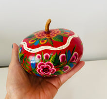 Load image into Gallery viewer, Beautiful Painted Gourd /Jewelry Box from Olinalá - Red