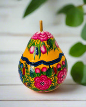 Load image into Gallery viewer, Beatiful Decorated Gourd from Olinalá - Yellow