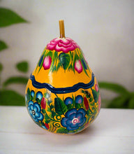 Load image into Gallery viewer, Beatiful Decorated Gourd from Olinalá - Yellow