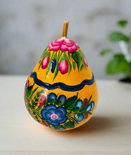 Load image into Gallery viewer, Beatiful Decorated Gourd from Olinalá - Yellow