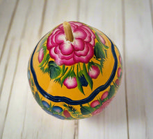 Load image into Gallery viewer, Beatiful Decorated Gourd from Olinalá - Yellow
