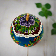Load image into Gallery viewer, Beatiful Decorated Gourd from Olinalá - Plum/Blue