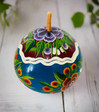 Load image into Gallery viewer, Beatiful Decorated Gourd from Olinalá - Plum/Blue