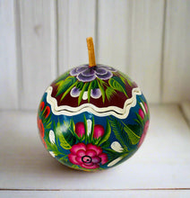 Load image into Gallery viewer, Beatiful Decorated Gourd from Olinalá - Plum/Blue