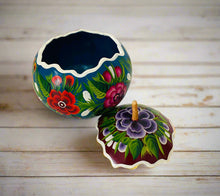 Load image into Gallery viewer, Beatiful Decorated Gourd from Olinalá - Plum/Blue