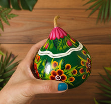 Load image into Gallery viewer, Beautiful Painted Gourd /Jewelry Box from Olinalá - Green