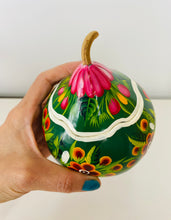 Load image into Gallery viewer, Beautiful Painted Gourd /Jewelry Box from Olinalá - Green