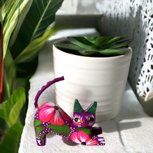 Load image into Gallery viewer, Authentic Mexican Cat Alebrije/Hand-Made