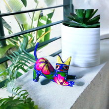 Load image into Gallery viewer, Authentic Mexican Cat Alebrije/Hand-Made