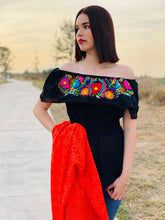 Load image into Gallery viewer, Floreada Blouse/Mexican Embroidered Blouse (S/M)