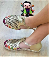 Load image into Gallery viewer, Leather Mexican Huarache Sandals In Gold Color