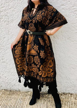 Load image into Gallery viewer, Frida Kahlo Mexican Poncho