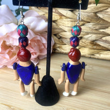 Load image into Gallery viewer, Lupita Earrings - Hand-Made Mexican Cartoneria
