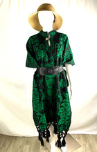 Load image into Gallery viewer, Frida Kahlo Mexican Poncho