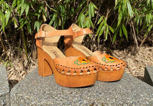 Load image into Gallery viewer, Chunky Heel Mexican Wedges with Sunflower Design (Honey Color)