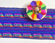 Load image into Gallery viewer, Cambaya Table Runner