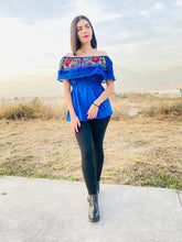 Load image into Gallery viewer, Floreada Blouse/Mexican Embroidered Blouse (S/M)
