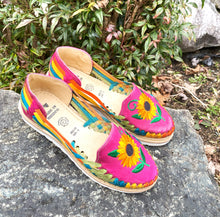 Load image into Gallery viewer, Colorful Huarache Sandals with Sunflower Design
