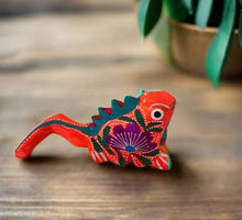 Load image into Gallery viewer, Hand-Made Beautiful Iguana Mini Alebrije Figurine in Bright Colors
