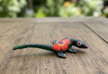 Load image into Gallery viewer, Hand-Made Beautiful Lizard  Mini Alebrije Figurine
