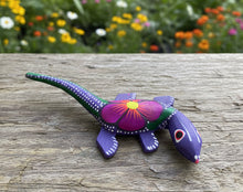 Load image into Gallery viewer, Hand-Made Beautiful Lizard  Mini Alebrije Figurine
