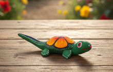 Load image into Gallery viewer, Hand-Made Beautiful Lizard  Mini Alebrije Figurine
