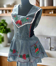 Load image into Gallery viewer, Artisanal Embroidered Apron - Green / Large
